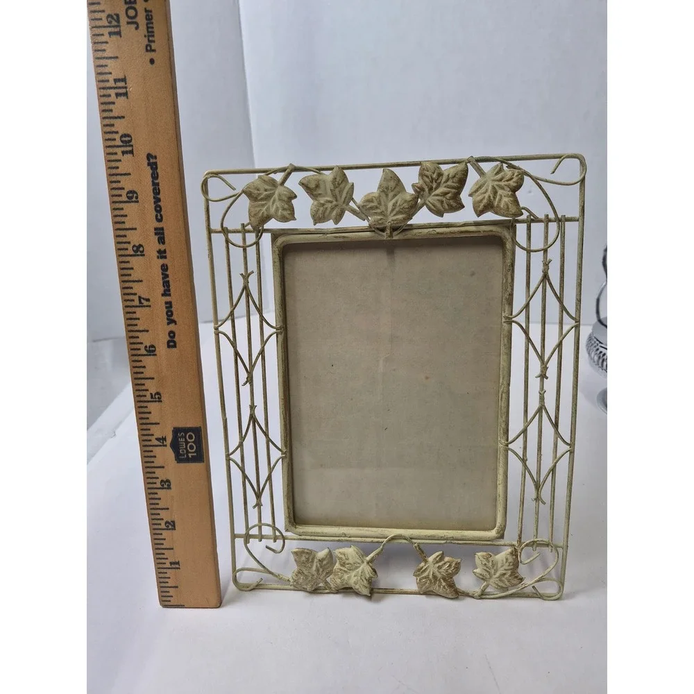 Vintage Wire Metal Ivy Leaf Picture Frame 4x6 Cream Antiqued Cottagecore Decor
